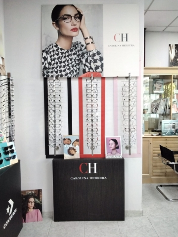 Expositor de monturas Carolina Herrera